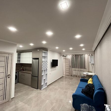 City Centre Apartment On Sakharov Square Erivan Exterior foto